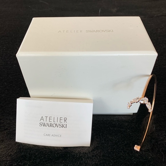 Swarovski Penelope Cruz Moonsun Cuff Rose Gold - Picture 5 of 8